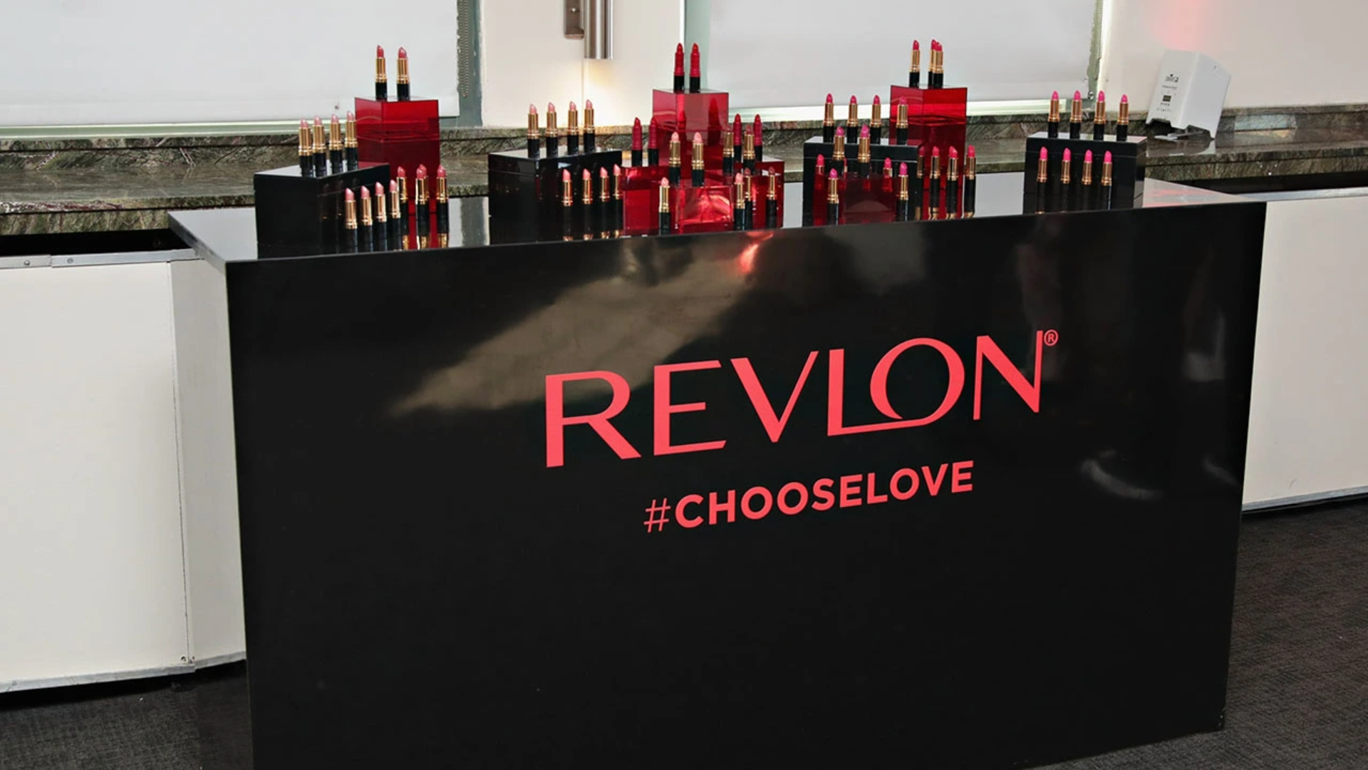 Revlon: Over 30 Royalty-Free Licensable Stock Vectors & Vector Art |  Shutterstock
